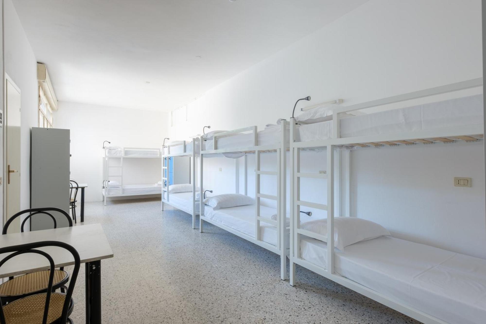 Meet Hostel 切尔维亚 外观 照片