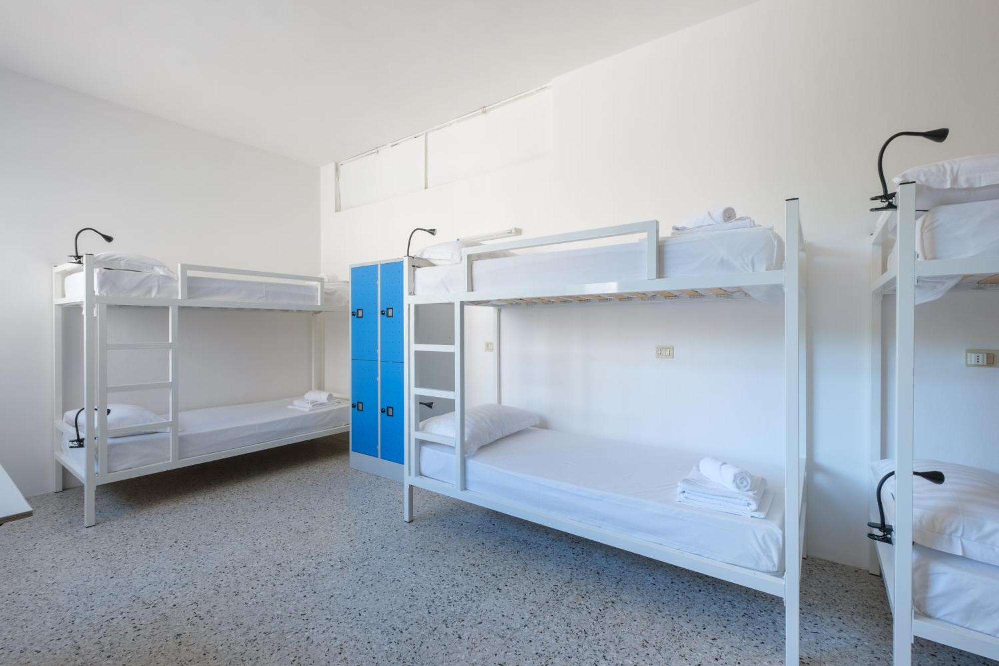 Meet Hostel 切尔维亚 外观 照片