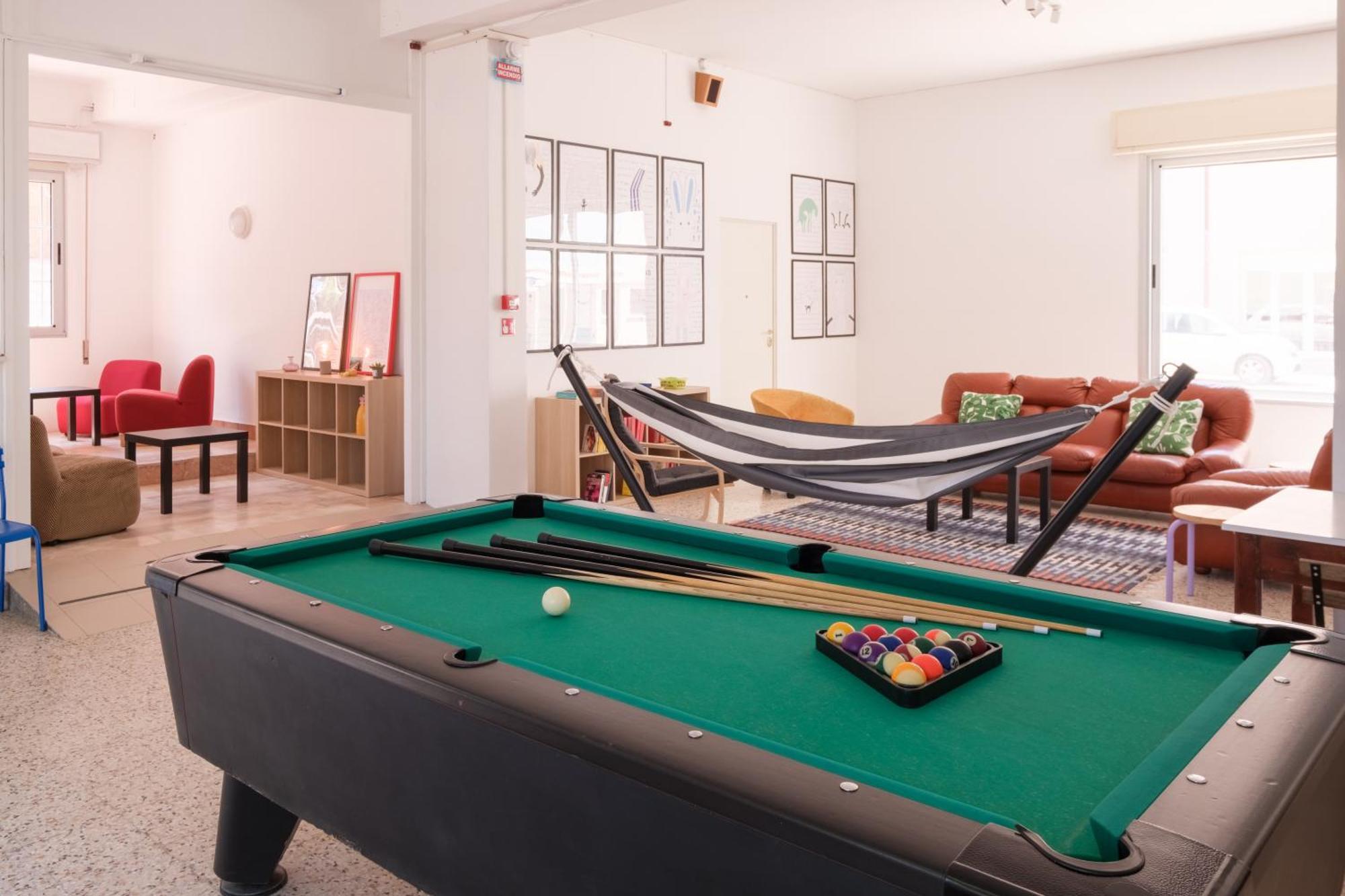 Meet Hostel 切尔维亚 外观 照片