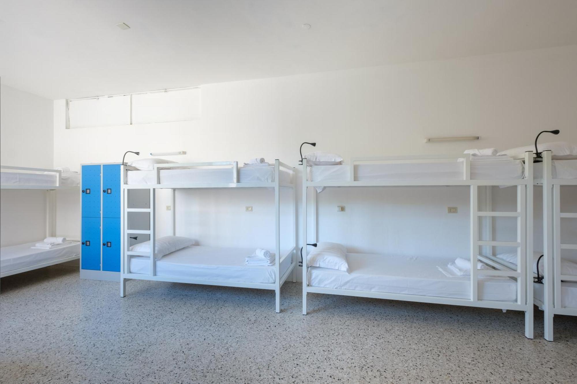 Meet Hostel 切尔维亚 外观 照片