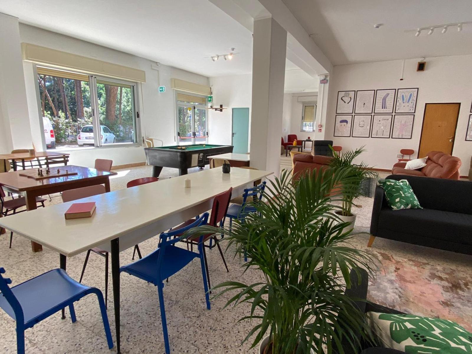 Meet Hostel 切尔维亚 外观 照片