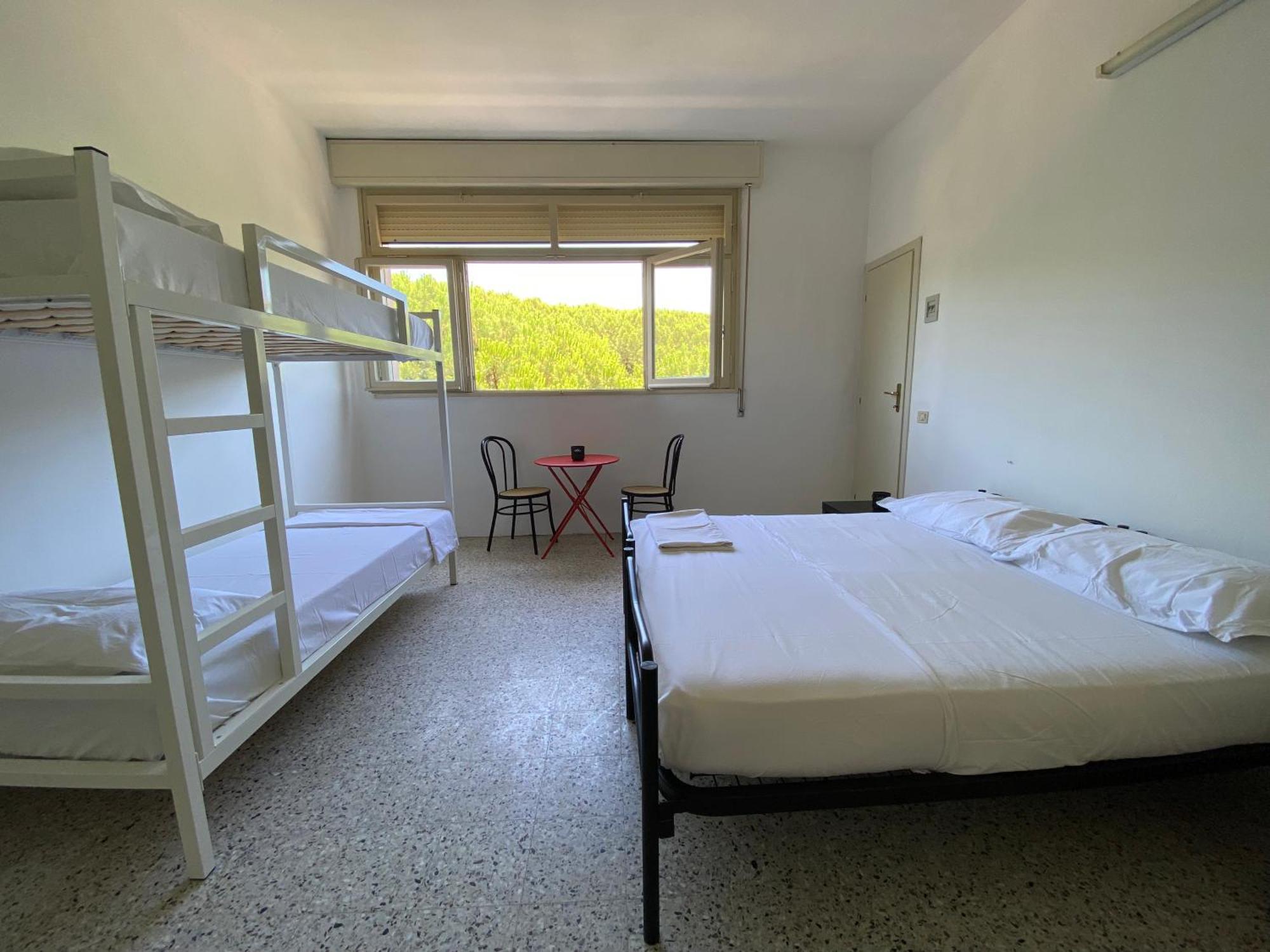 Meet Hostel 切尔维亚 外观 照片